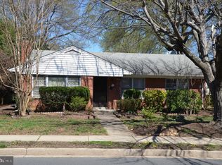 5205 N Carlin Springs Rd, Arlington, VA 22203