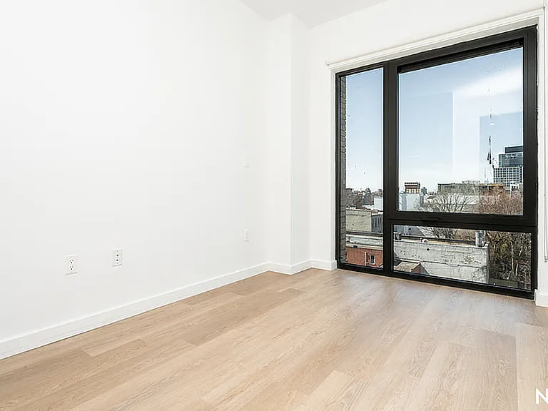 527 Grand Ave #503 — Photo 10