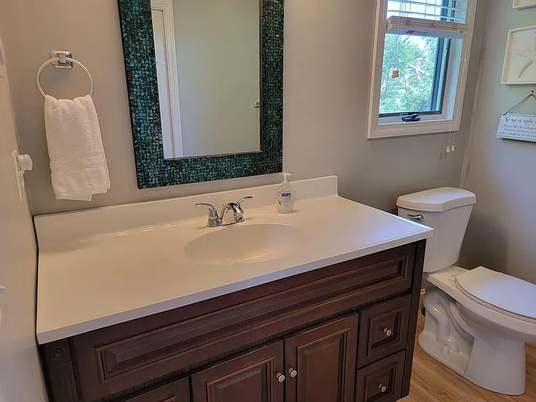 10 Willow Ave — Photo 11