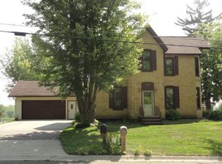 621 Silver Lake Dr, Portage, WI 53901