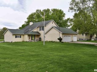 3845 W Harbor Dr, Bettendorf, IA 52722