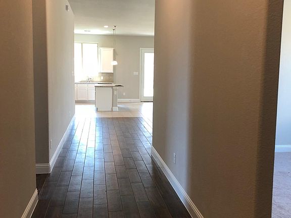 4th image of 318 Lexington Ave