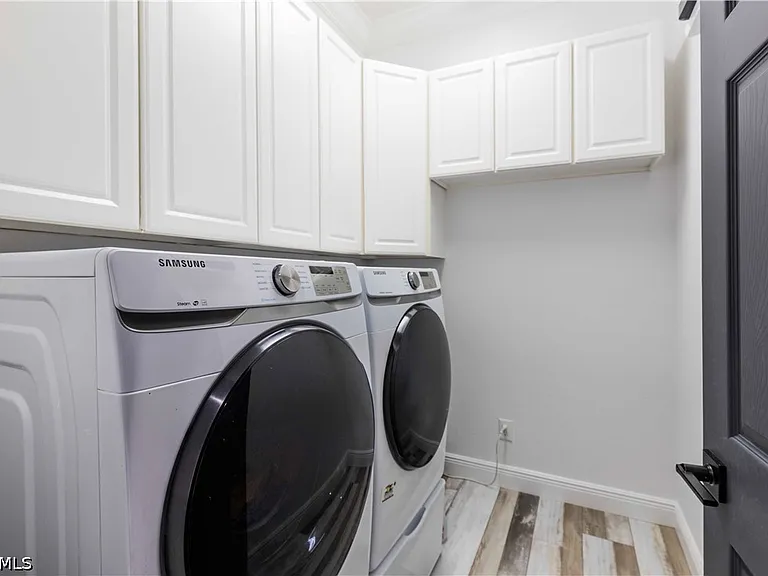 2202 Grove Dr — Photo 33