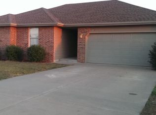 3251 E Jamestown St, Republic, MO 65738