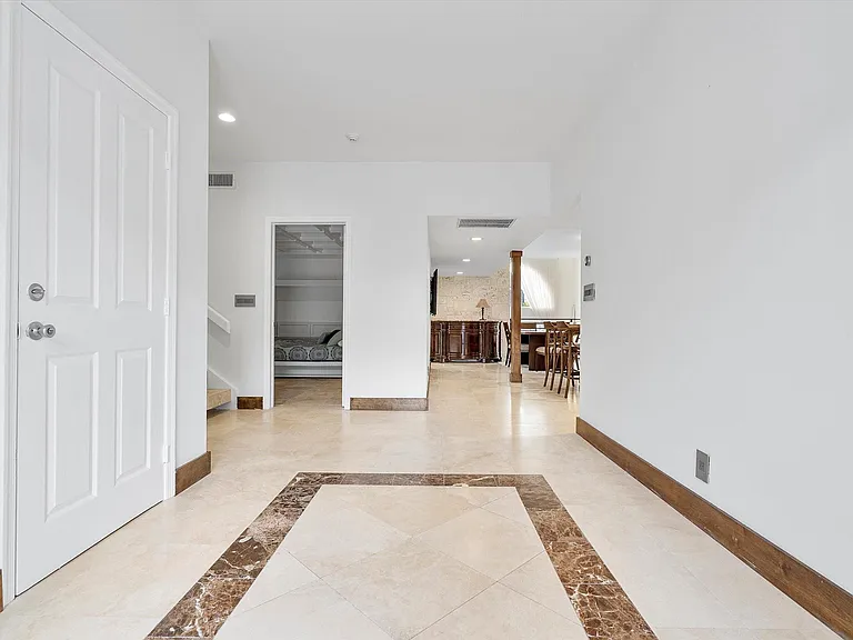 1421 Ponce De Leon Dr — Photo 31