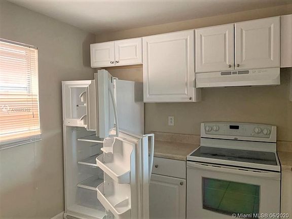 4th image of 19821 SW 114th Ave APT 220