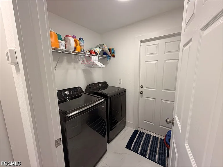 4702 Loraine Ave S — Photo 20