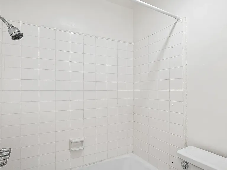 Goshen Apartments — Photo 27