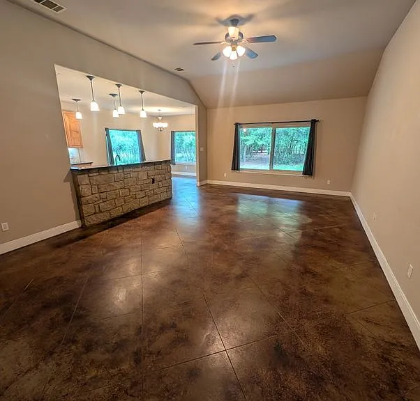 178 S Buckhorn Dr — Photo 2