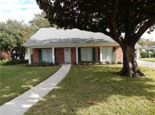 305 Hawthorne St, Gretna, LA 70056