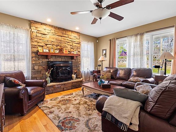 3rd image of 251 Widow Sweets Rd