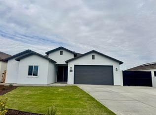 7408 Snowy Owl Ln, Bakersfield, CA 93306
