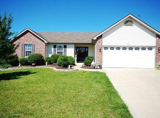 201 Trotters Point Dr, Wright City, MO 63390