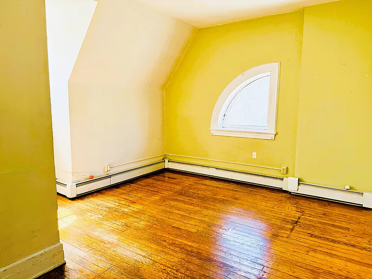 469 Whitney Ave #8-3 — Photo 16