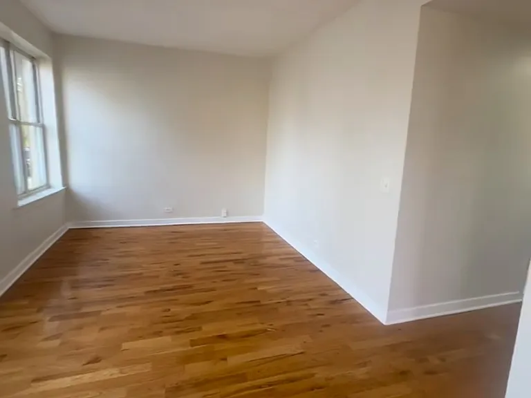 1052 N Avers Ave #1F — Photo 7