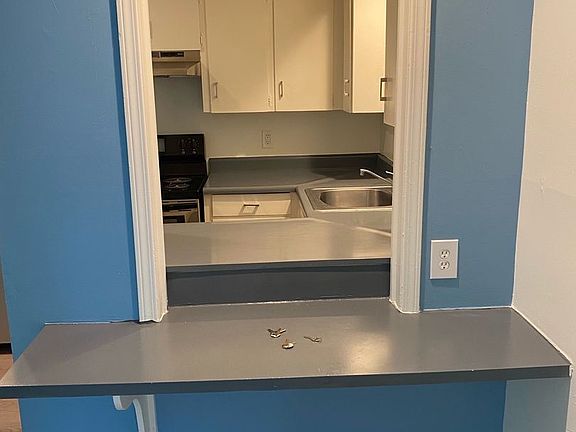 4th image of 111 N Chestnut Dr #01e6dc4f6