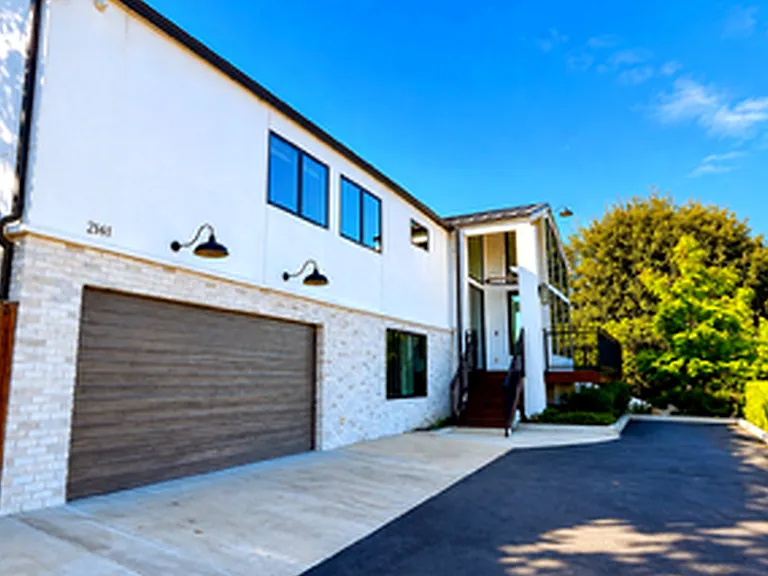 2141 Indian Springs Ln — Photo 14