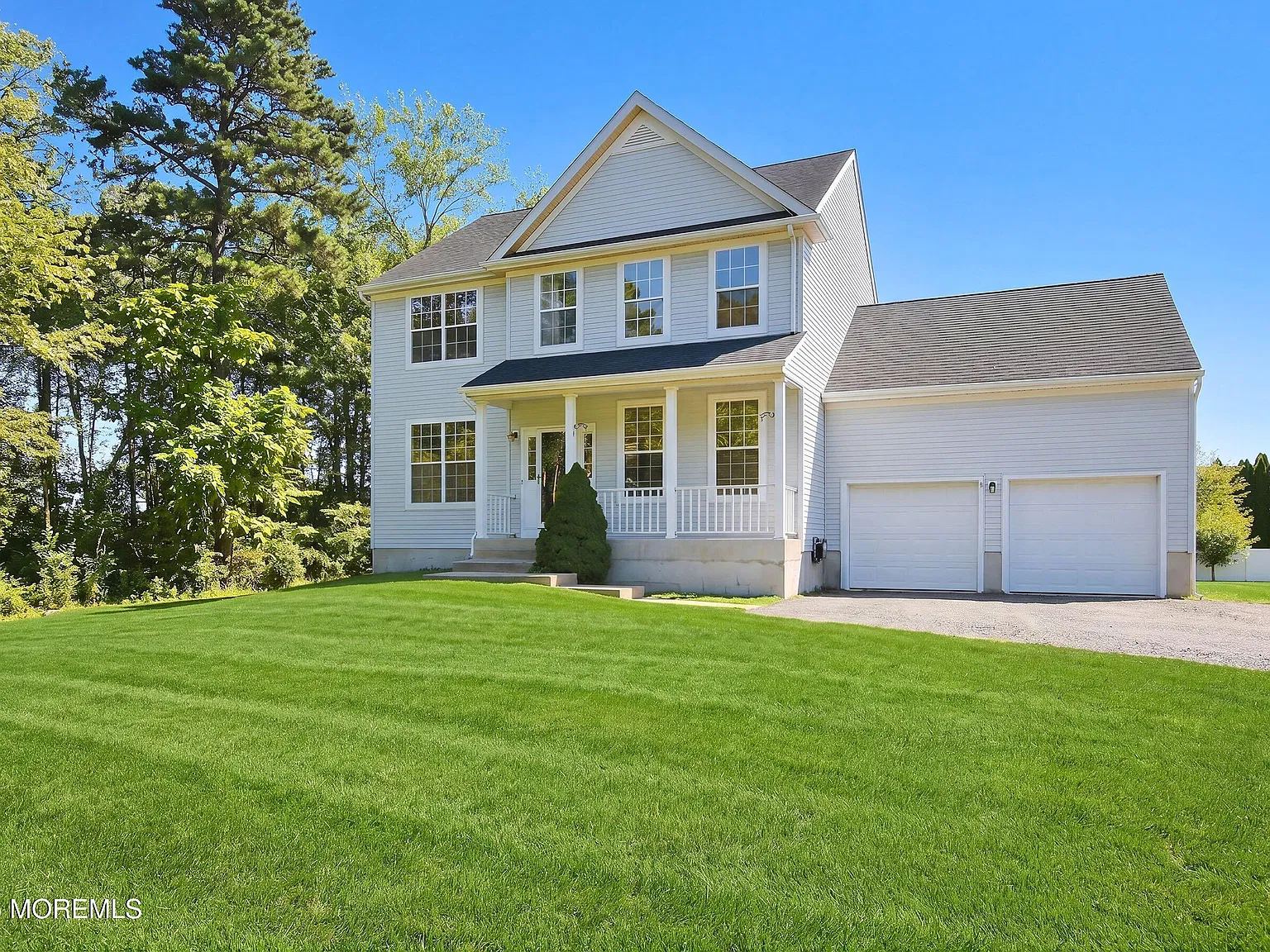 4 bed, 3.5 bath, 1944 sqft, $3,850 — Photo 2