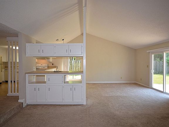 5th image of 2402 Arrow Wood Dr SE