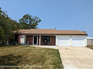 332 Teaberry Ct, Toms River, NJ 08753
