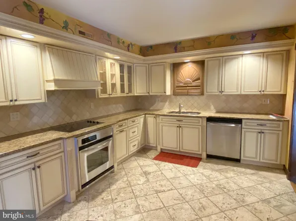 32 Centura, Cherry Hill, NJ 08003
