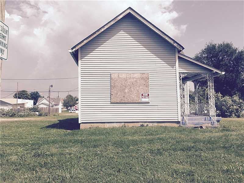 1st image of 909 S Missouri St