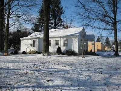 3rd image of 145 Lakeview Dr