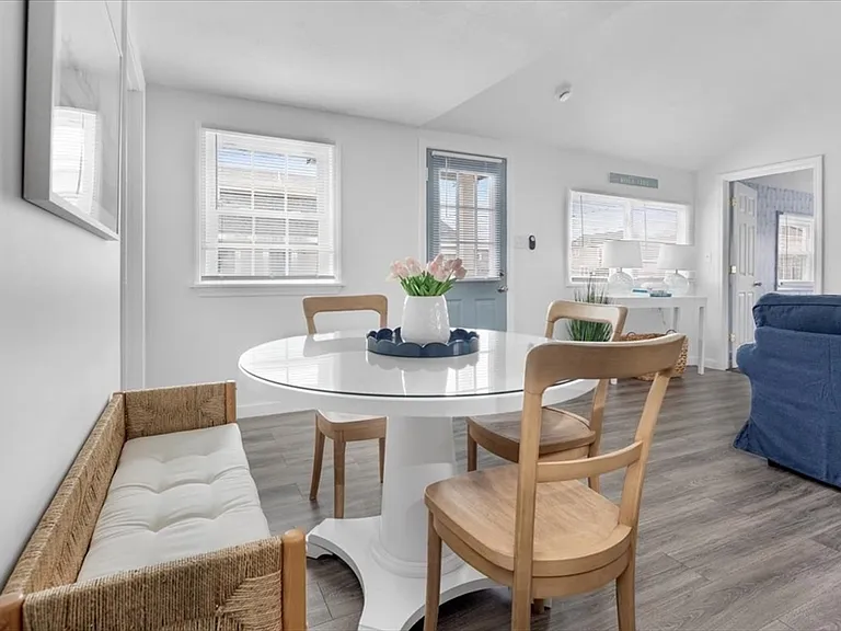 30 Roosevelt Rd #1 — Photo 7