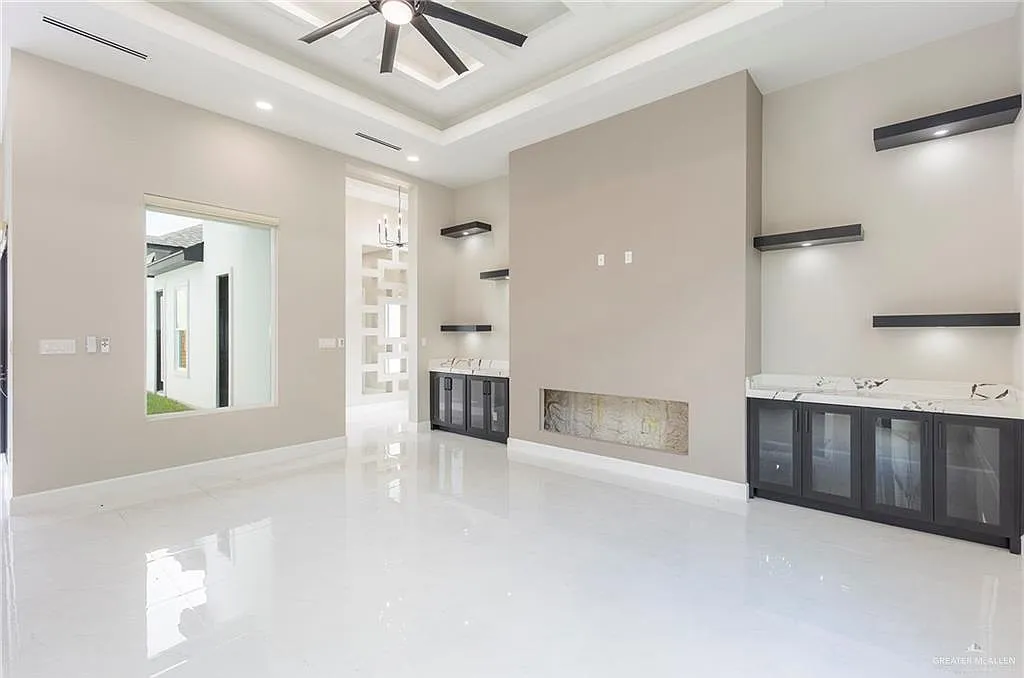 4 bed, 2.5 bath, 2271 sqft, $3,500 — Photo 4