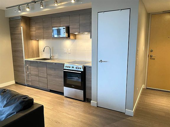 4th image of 488 SW Marine Dr #1603