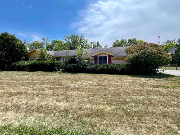 409 W Wildwood Dr, Syracuse, IN 46567