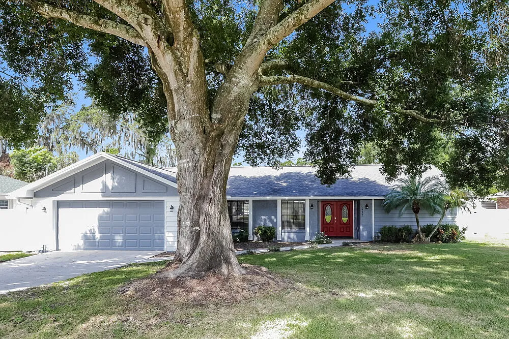 3 bed, 2.0 bath, 1812 sqft, $3,720 — Photo 1