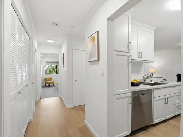 226 W Edith Ave APT 33, Los Altos, CA 94022