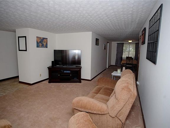 5th image of 304 Waterford Dr
