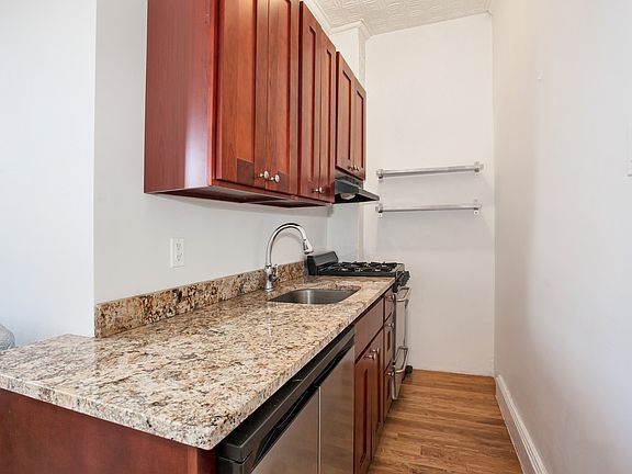 4th image of 1463 Bedford Ave APT 3B