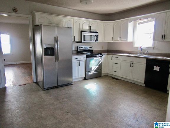 2nd image of 296 Poplar St