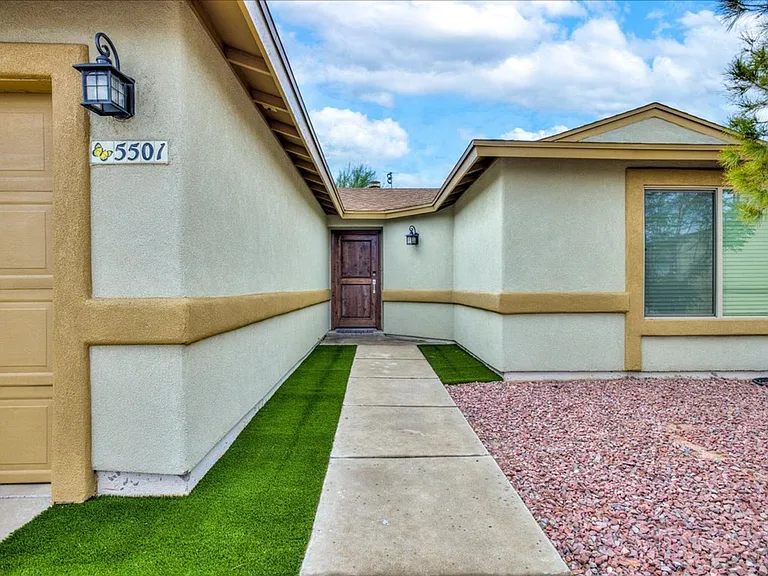 5501 N Lazybrook Pl — Photo 3