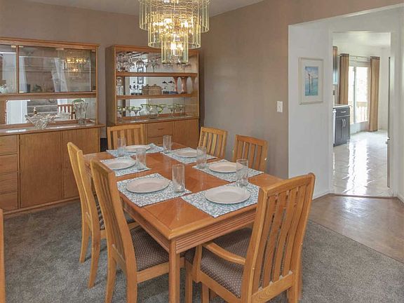 3rd image of 11857 Skyview Dr