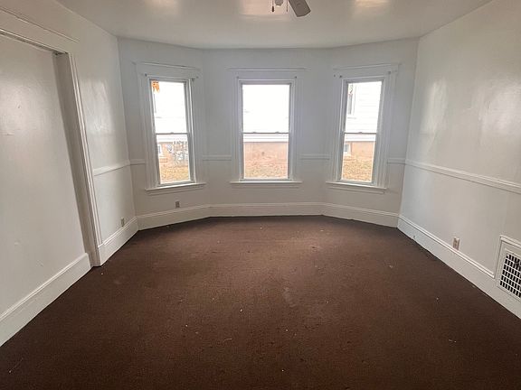 4th image of 236 Bassett St #1