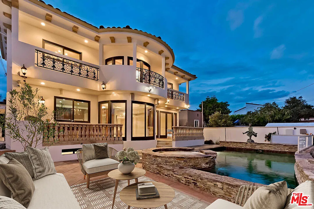 6 bed, 6.5 bath, 6040 sqft, $18,000 — Photo 3