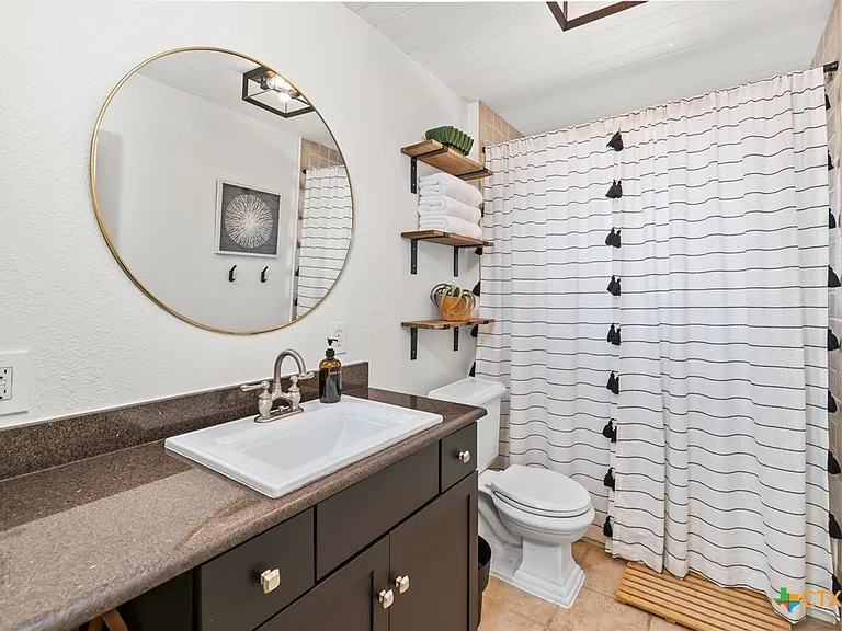 1113 W Oltorf St — Photo 14