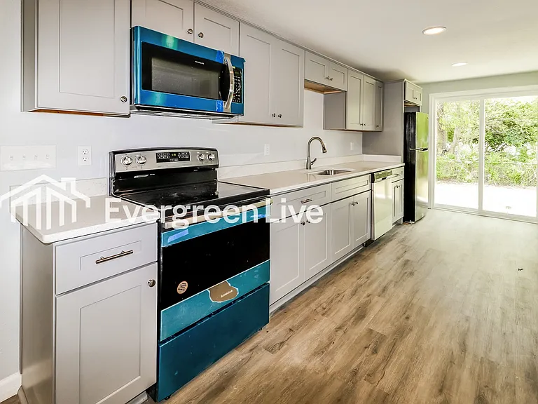 1911 Zinzer Rd — Photo 6