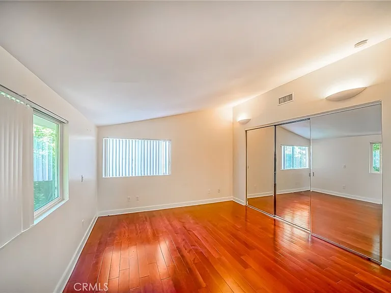 5512 Leghorn Ave — Photo 32