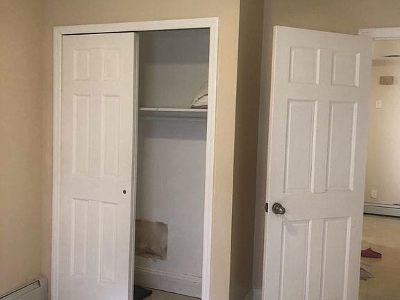 4th image of 2542 Parsons Blvd