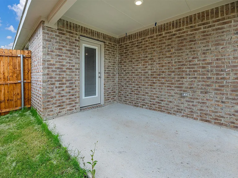 2952 Lawson Dr — Photo 17
