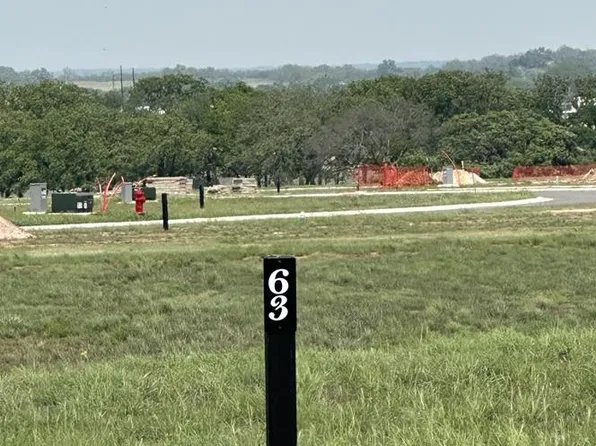 307 Interlaken St, Fredericksburg, TX 78624