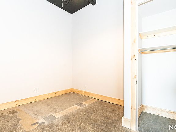 5th image of 255 18th St APT 408