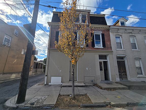 2nd image of 230 N 10th St APT 3