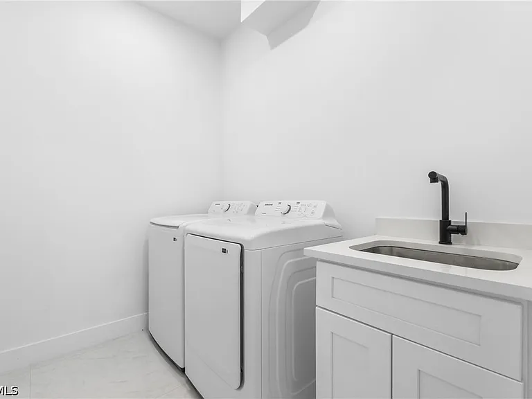2506 SW Embers Ter — Photo 30
