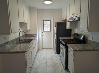631 E San Jose Ave #B, Burbank, CA 91501